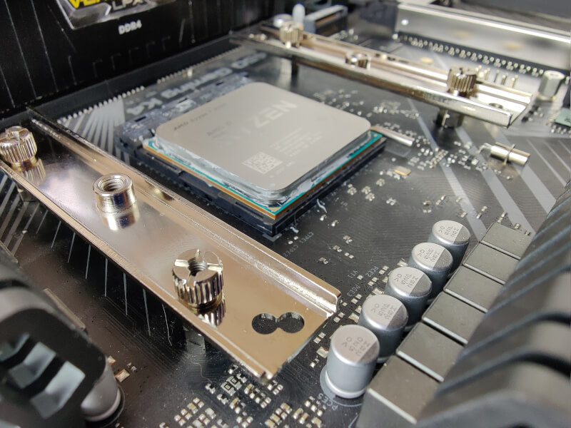 Monteringsbeslag Arctic Freezer 50 montering vejledning Ryzen 2700.jpg